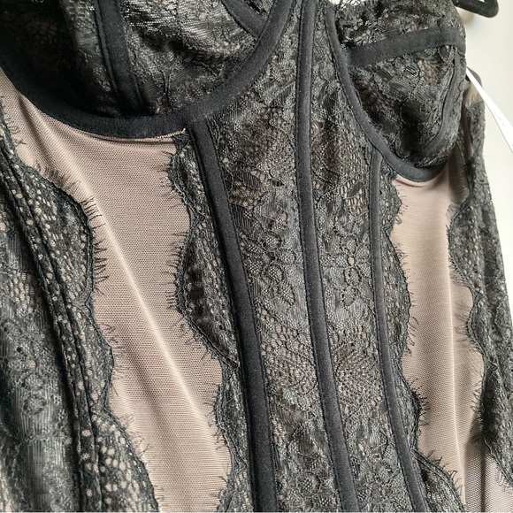 New Urban Outfitters Corset - Picture 5 of 5